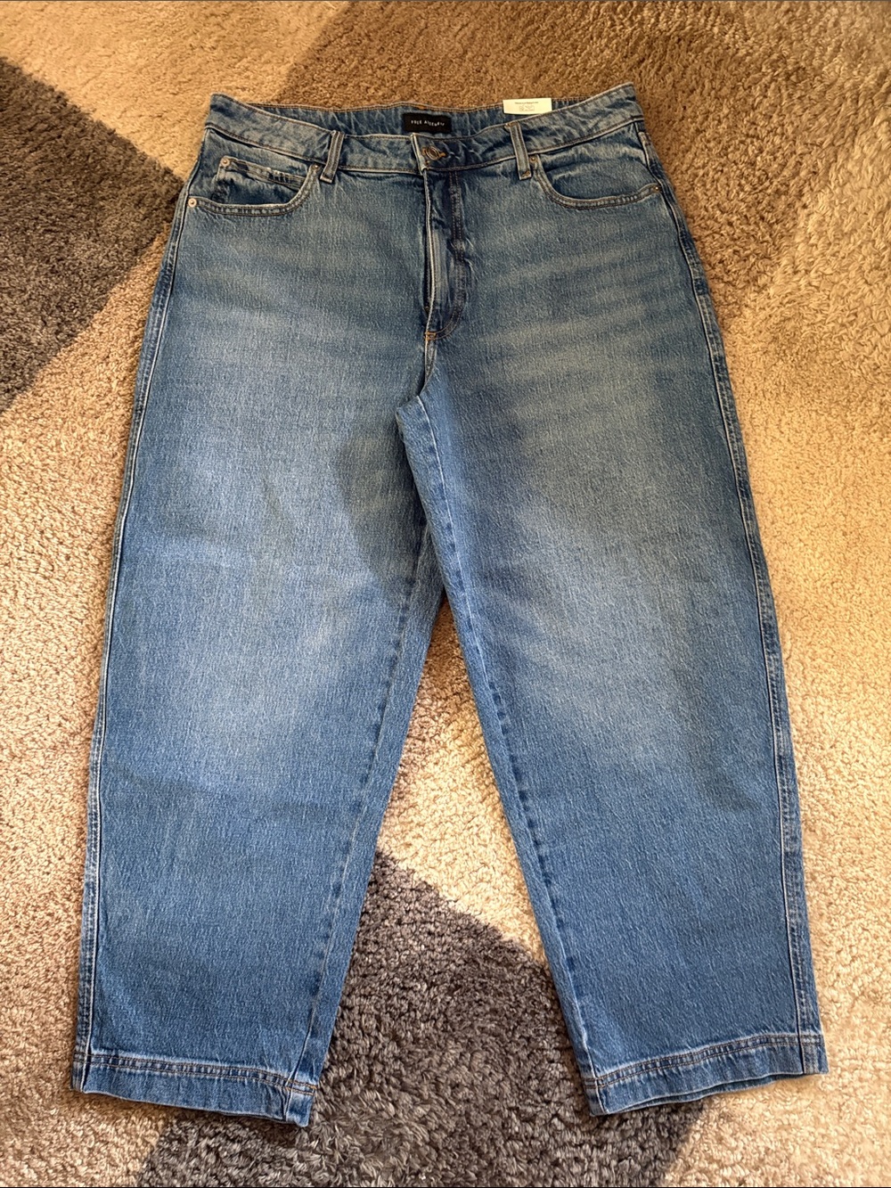Women’s Wide Leg Denim Barrel Jeans - Blue. NWT